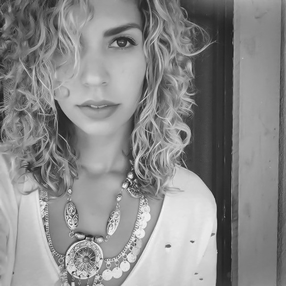 Meet your Posher, Bria - Picture 1 of 1